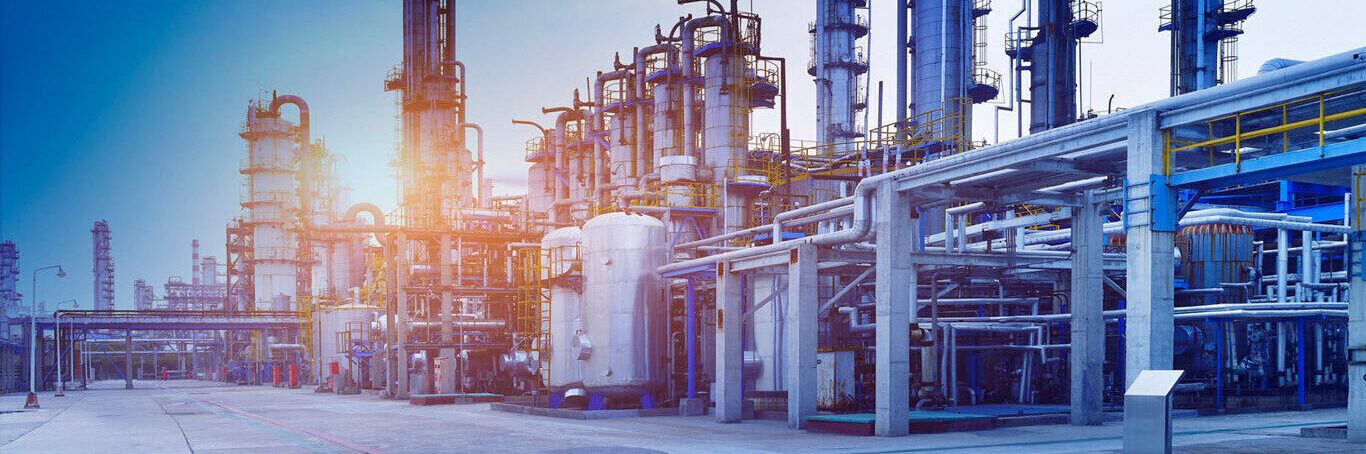 planta industrial com tanques